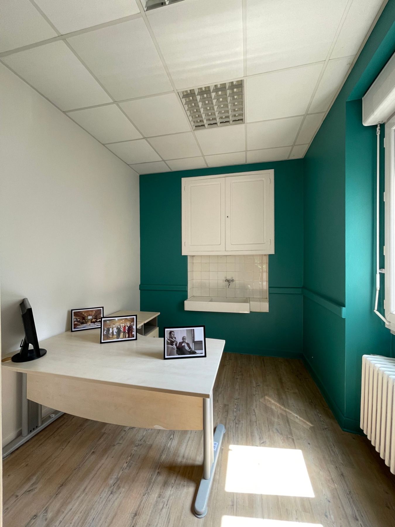 Bureaux privatisés de Condat, aux couleurs vives